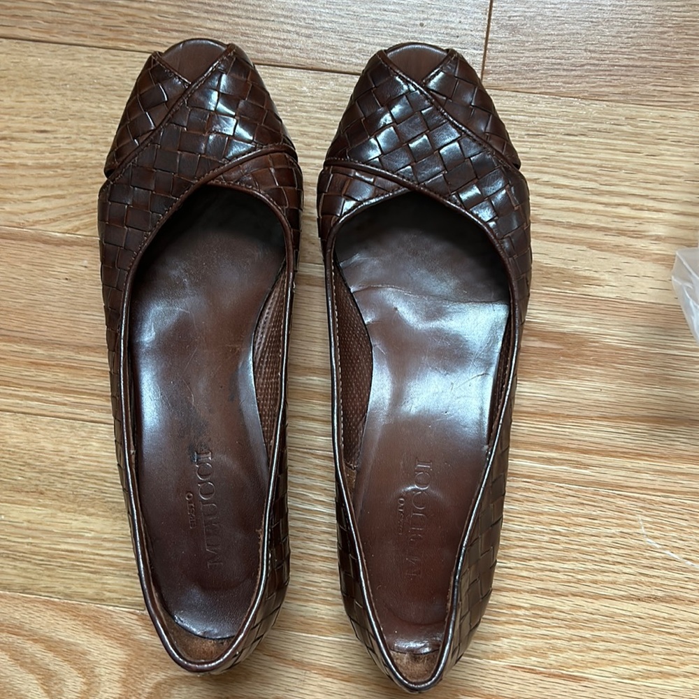 Woven leather brown open toe 1 inch heel.